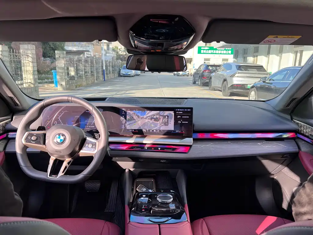 BMW 5 Series — миниатюра 6