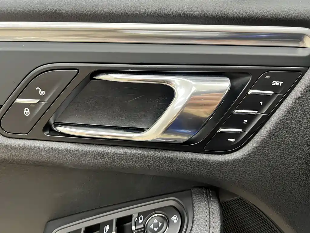 Porsche Macan — миниатюра 33