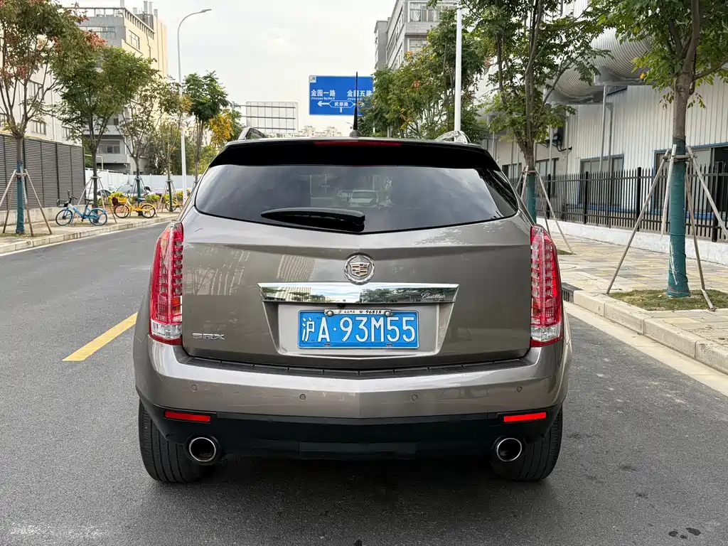 Cadillac SRX — миниатюра 12
