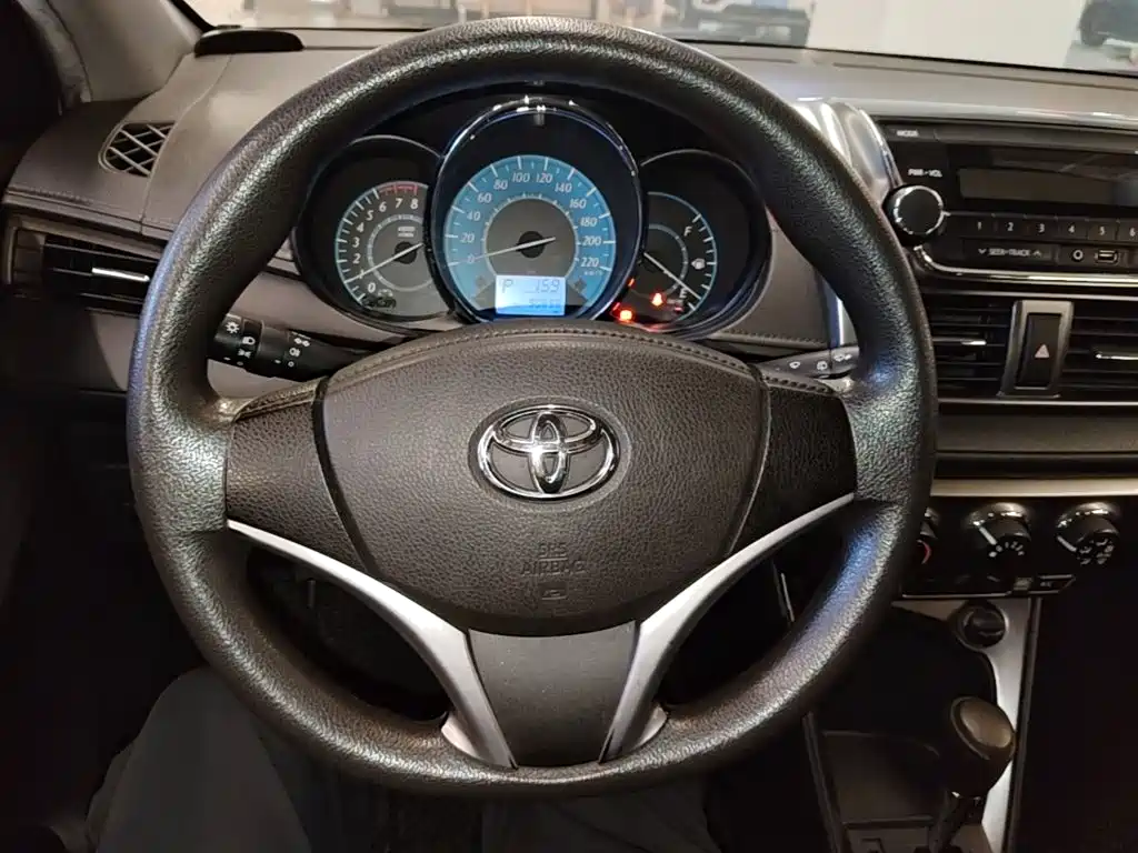 Toyota Yaris L — миниатюра 11