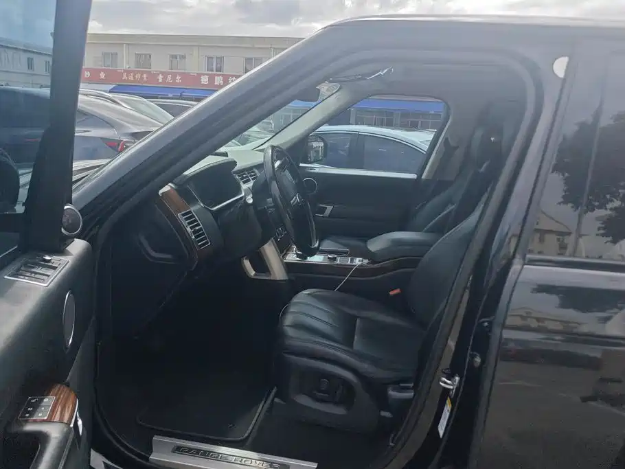 Land Rover Range Rover — миниатюра 9