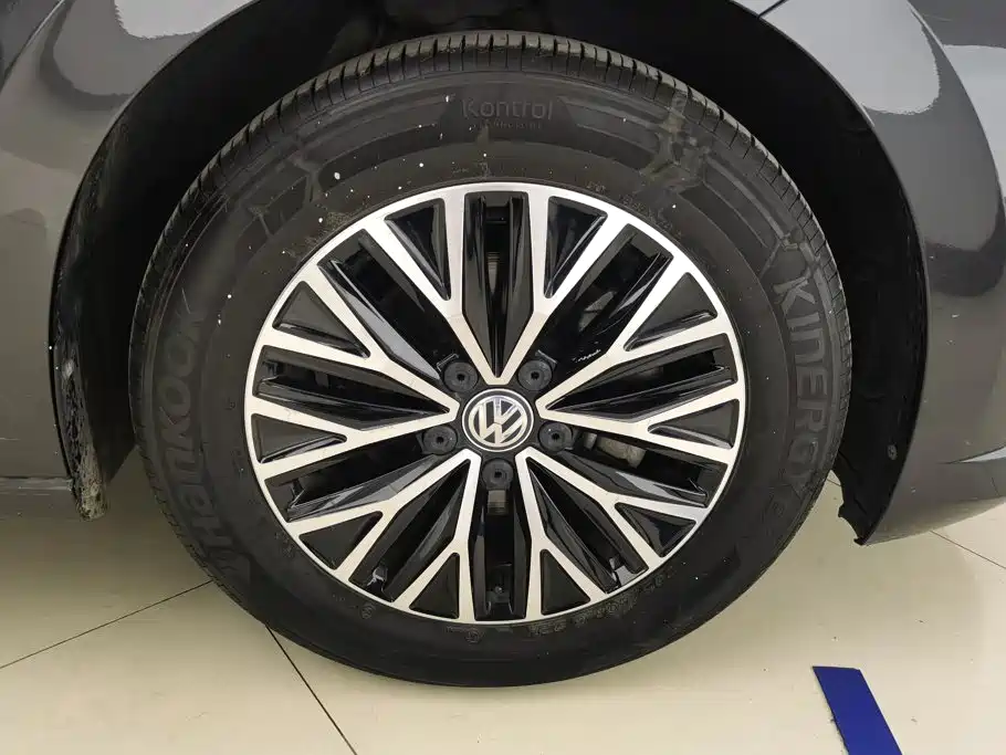 Volkswagen Sagitar — миниатюра 6