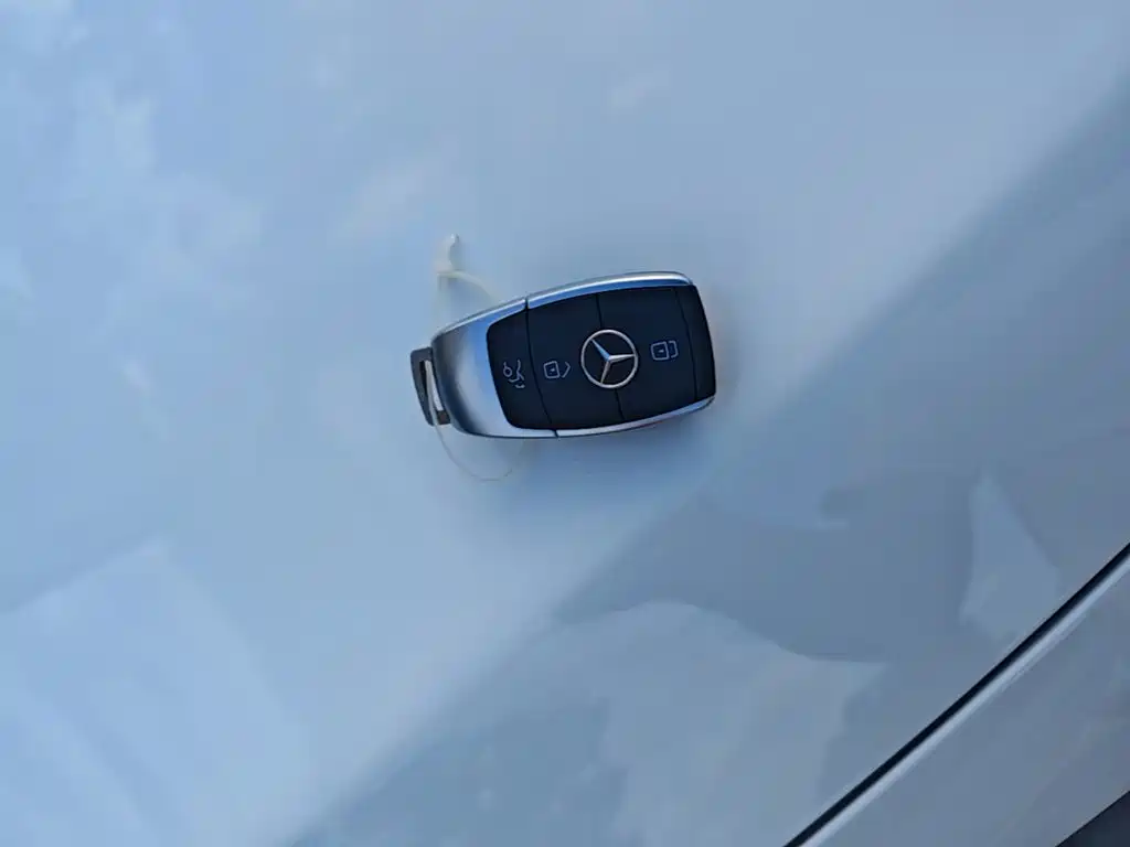 Mercedes-Benz C-Class — миниатюра 9