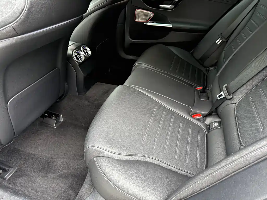Mercedes-Benz C-Class — миниатюра 33