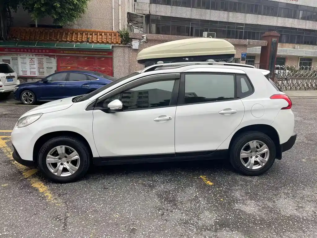 Peugeot 2008 — миниатюра 8