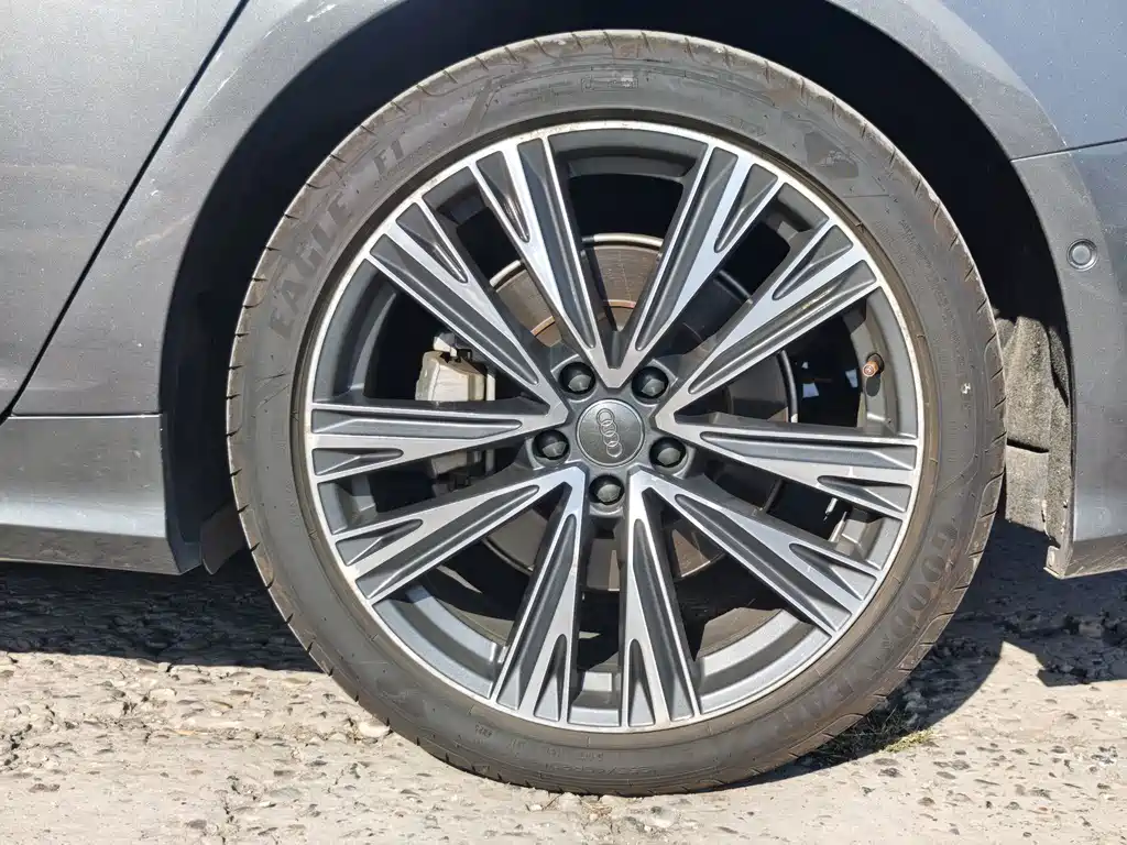 Audi A6L — миниатюра 23
