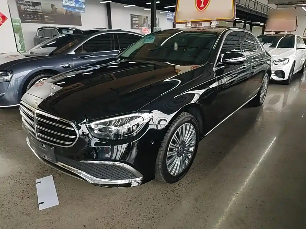 Mercedes-Benz E-Class — миниатюра 2
