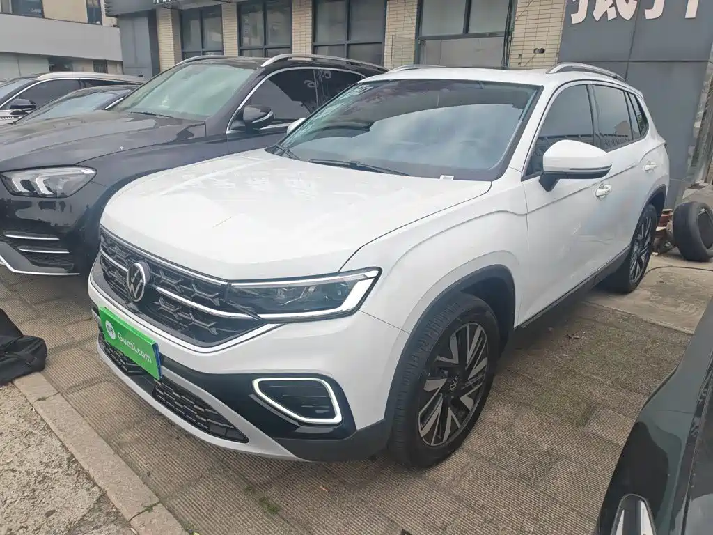 Volkswagen Tayron 2025 330TSI