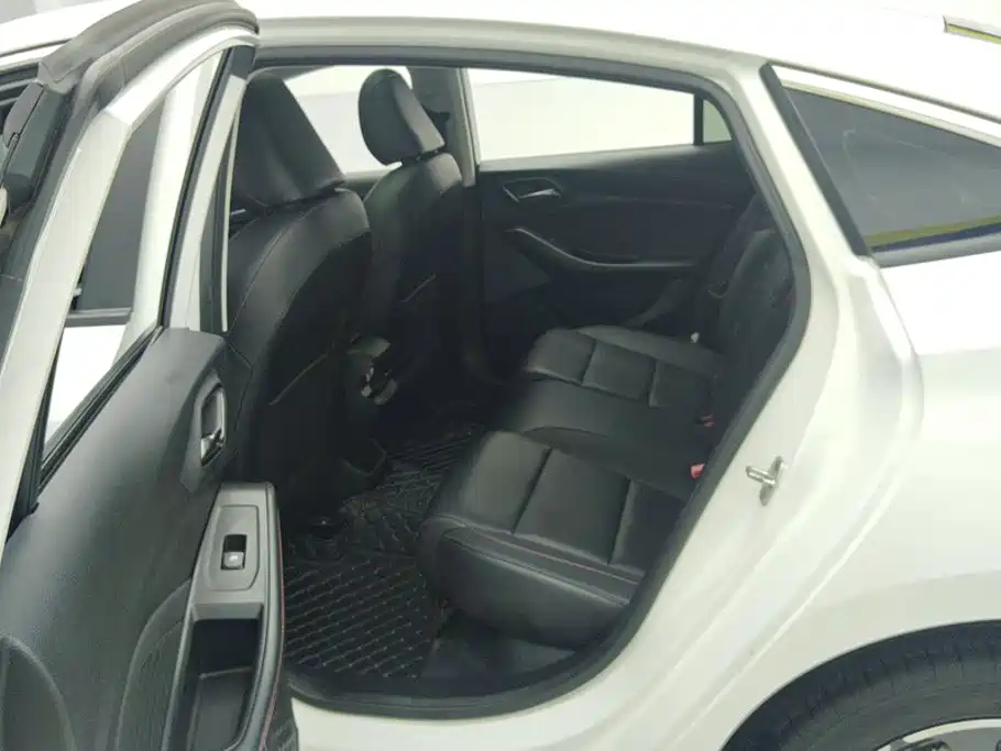 MG MG5 — миниатюра 11