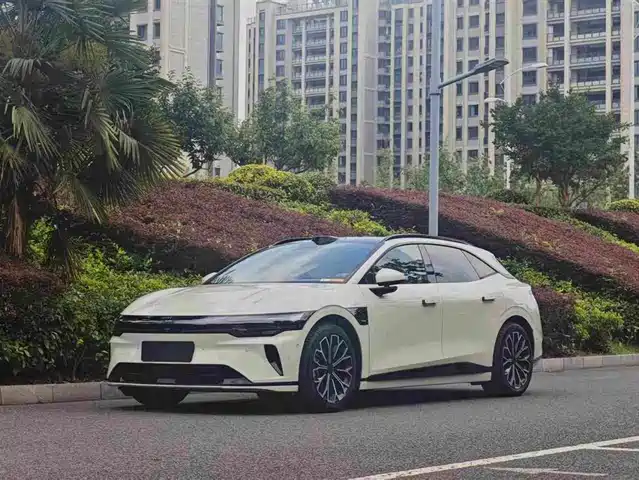 2025 Zeekr 007