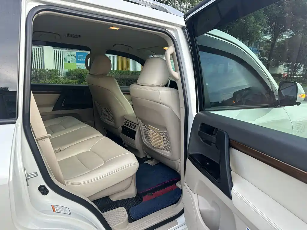 Toyota Land Cruiser — миниатюра 20