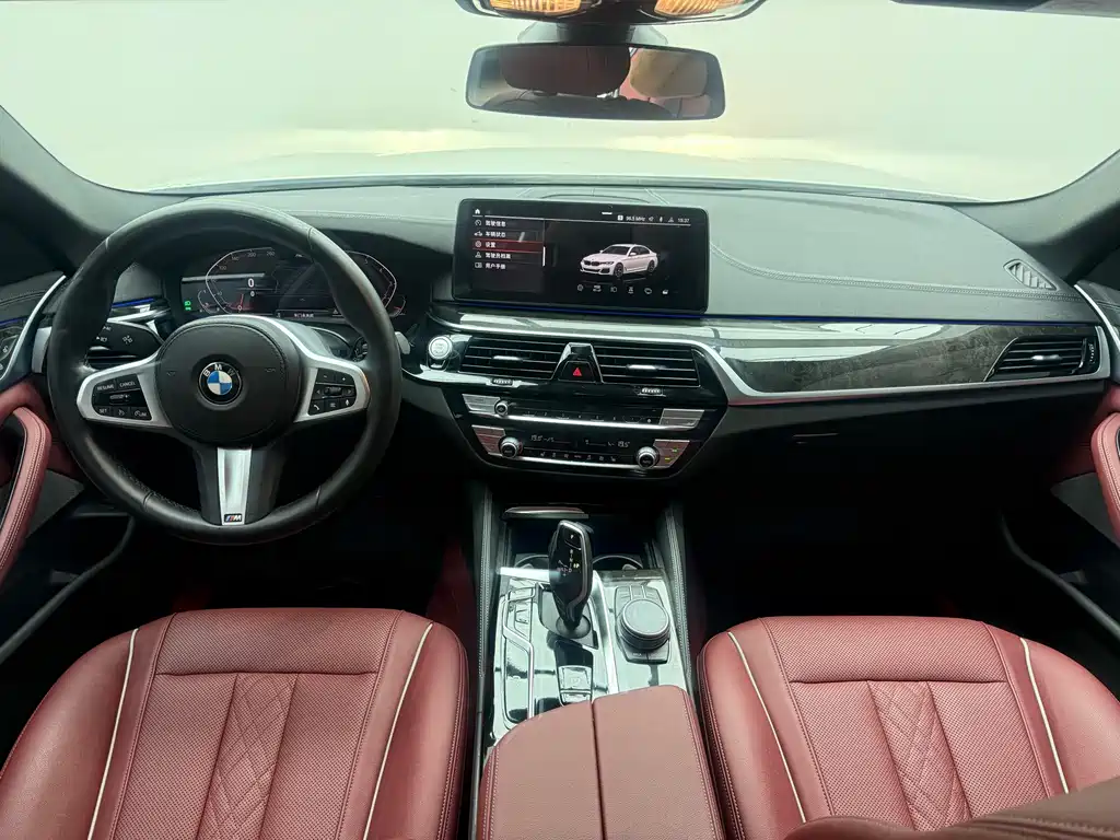 BMW 5 Series — миниатюра 8