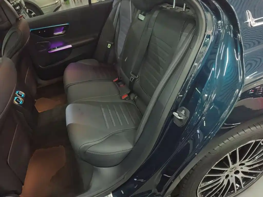 Mercedes-Benz C-Class — миниатюра 17