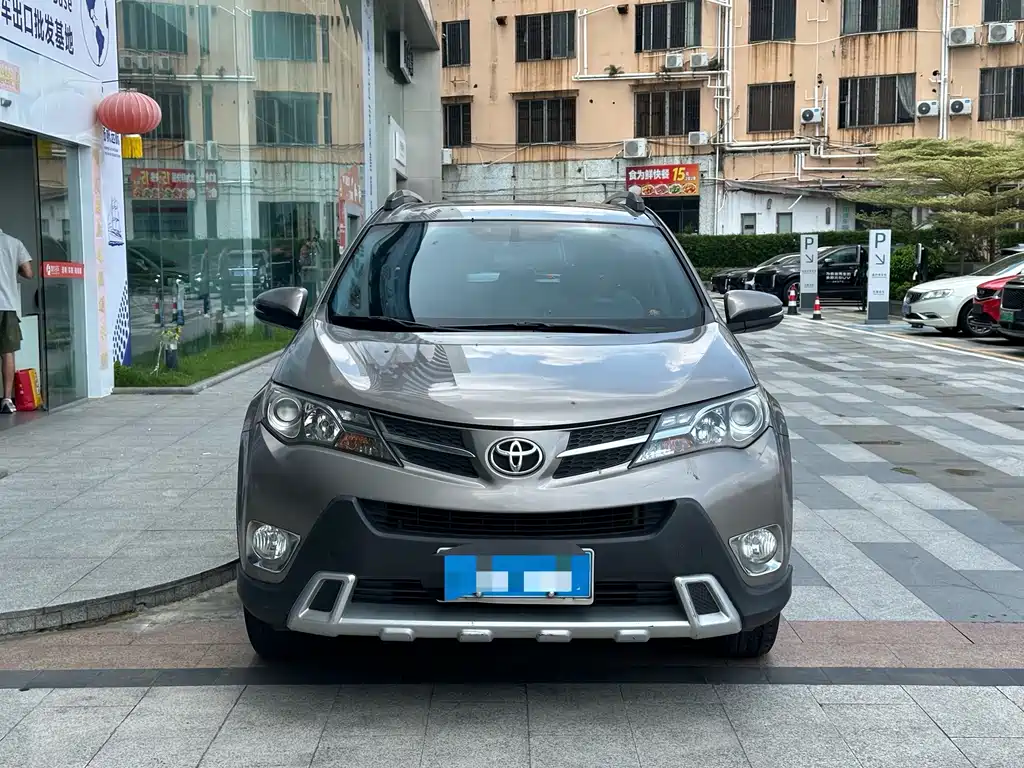 Toyota RAV4 — миниатюра 2