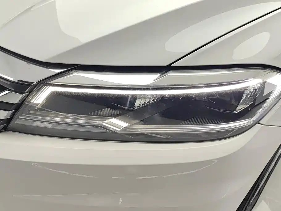 Volkswagen Lavida — миниатюра 5