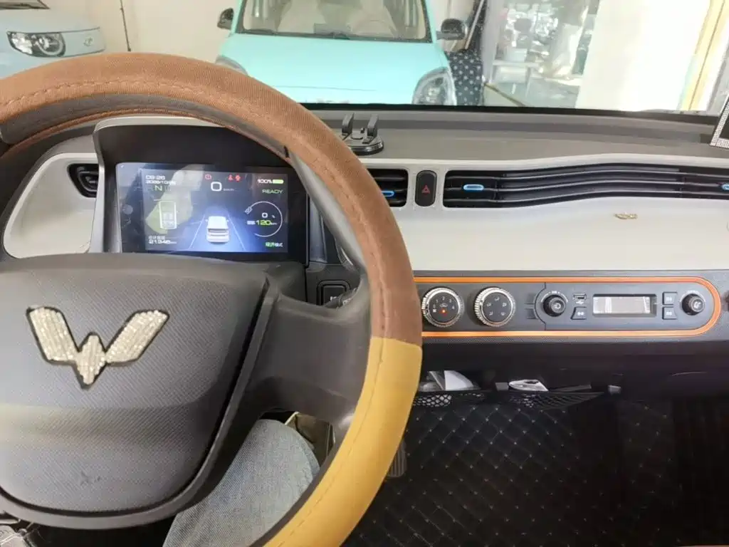 Wuling MINIEV — миниатюра 13