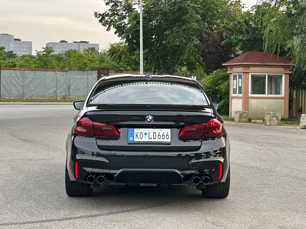 BMW M5 — миниатюра 6