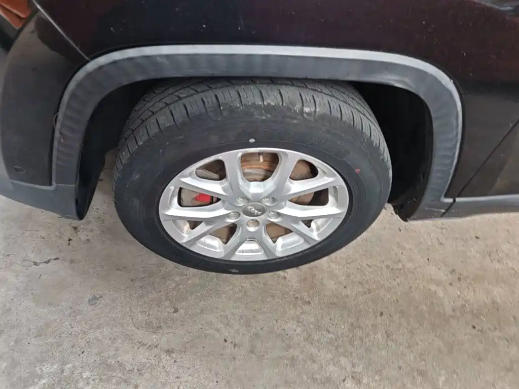 Jeep Cherokee — миниатюра 23