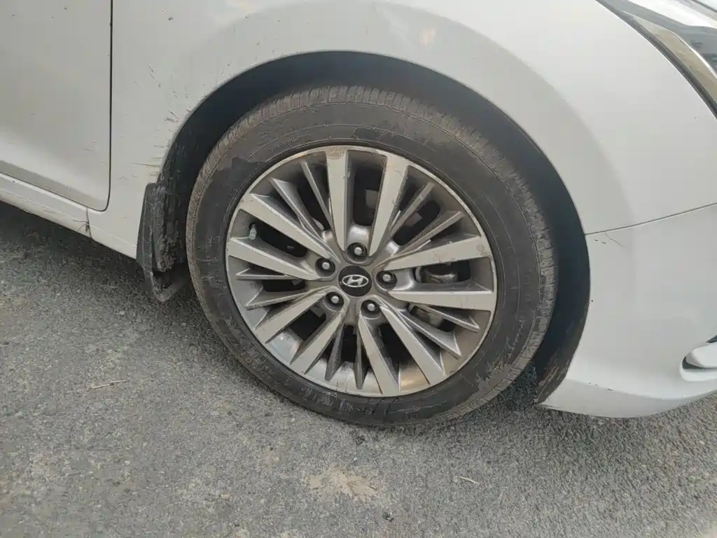 Hyundai Mistra — миниатюра 8