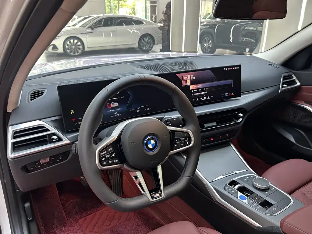 BMW i3 — миниатюра 13