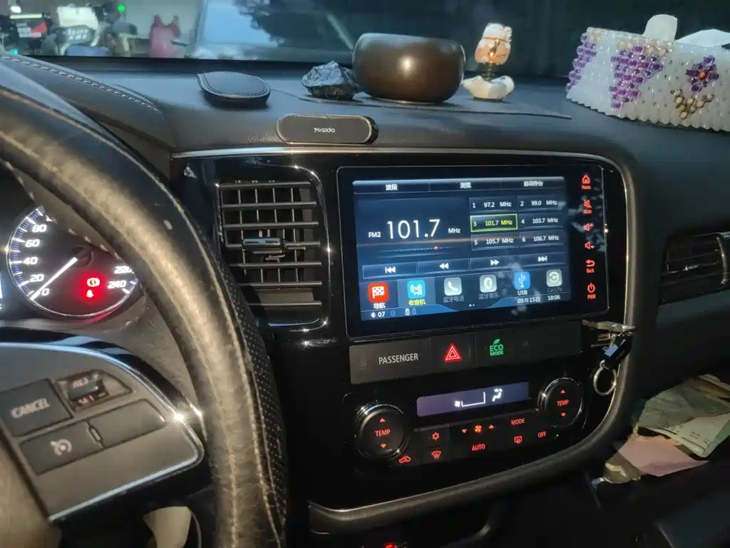 Mitsubishi Outlander — миниатюра 10