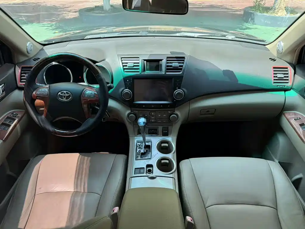 Toyota Highlander — миниатюра 15