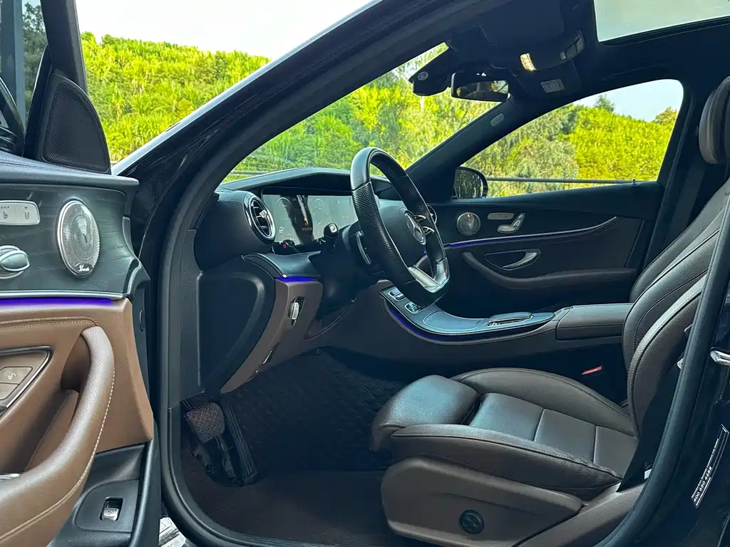 MERCEDES-BENZ E CLASS