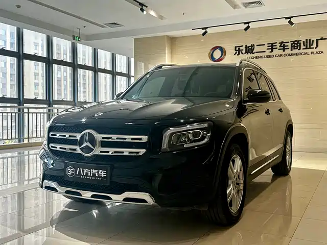 MERCEDES BENZ GLB