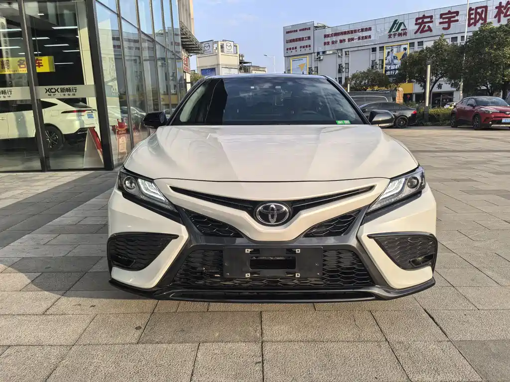 TOYOTA CAMRY