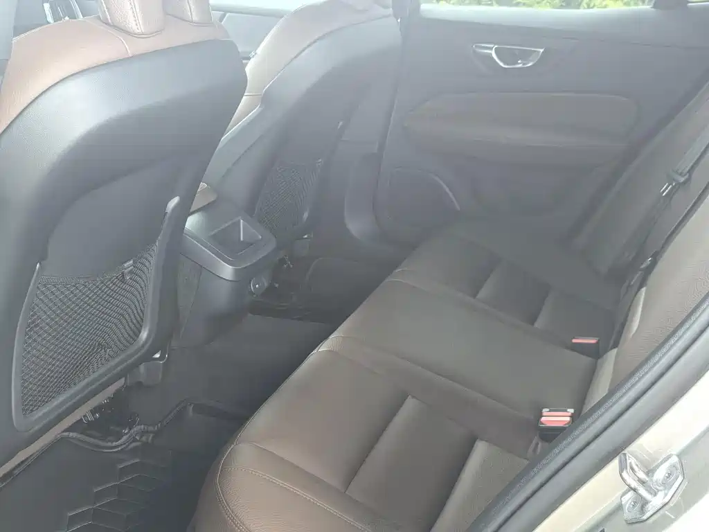 Volvo S60 — миниатюра 5