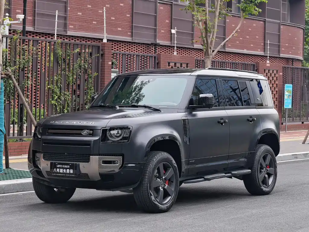Land Rover Defender 2025