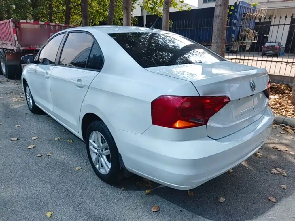 Volkswagen Jetta — миниатюра 5