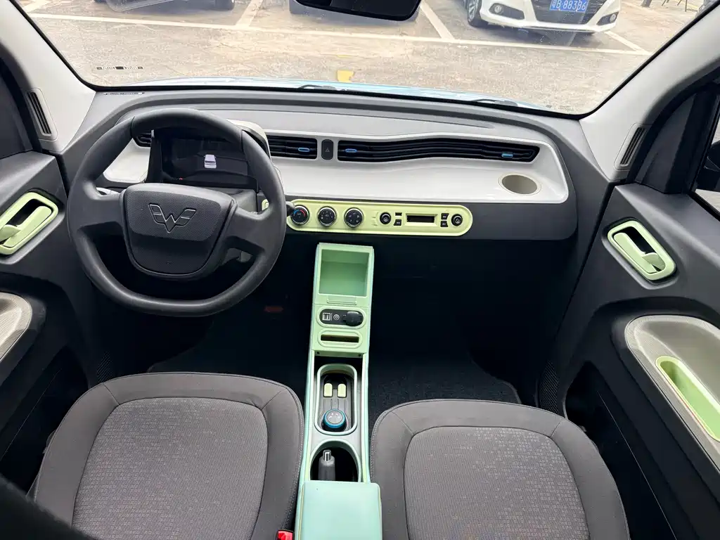 Wuling MINIEV — миниатюра 5