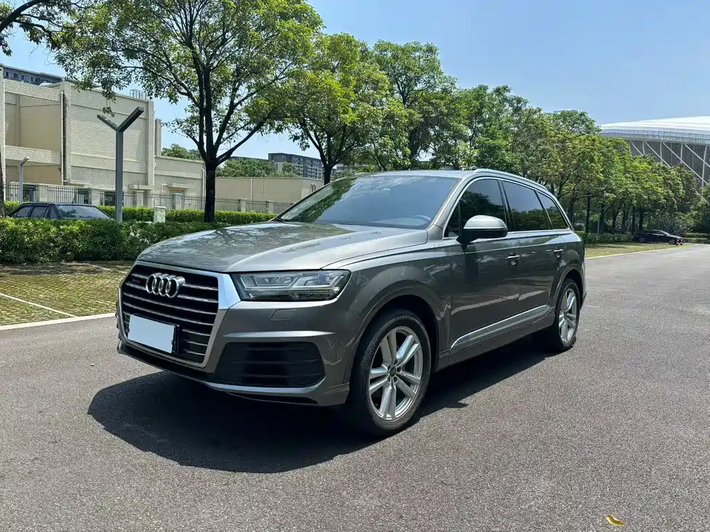 Купить Audi Q7