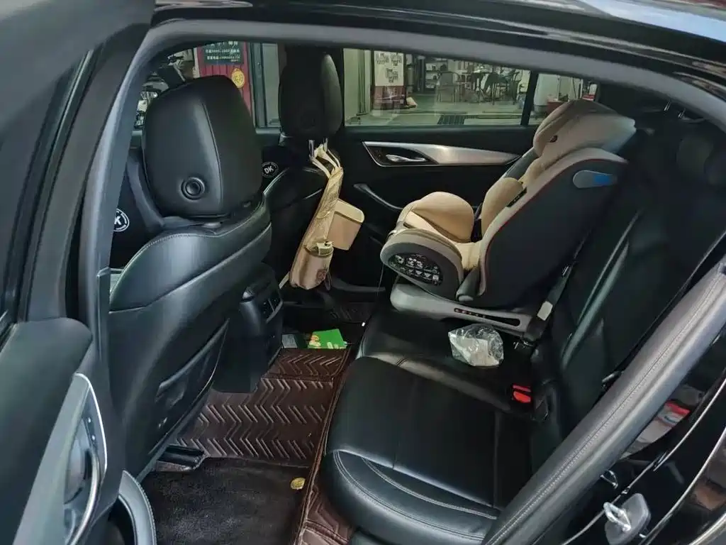 Cadillac CT5 — миниатюра 7