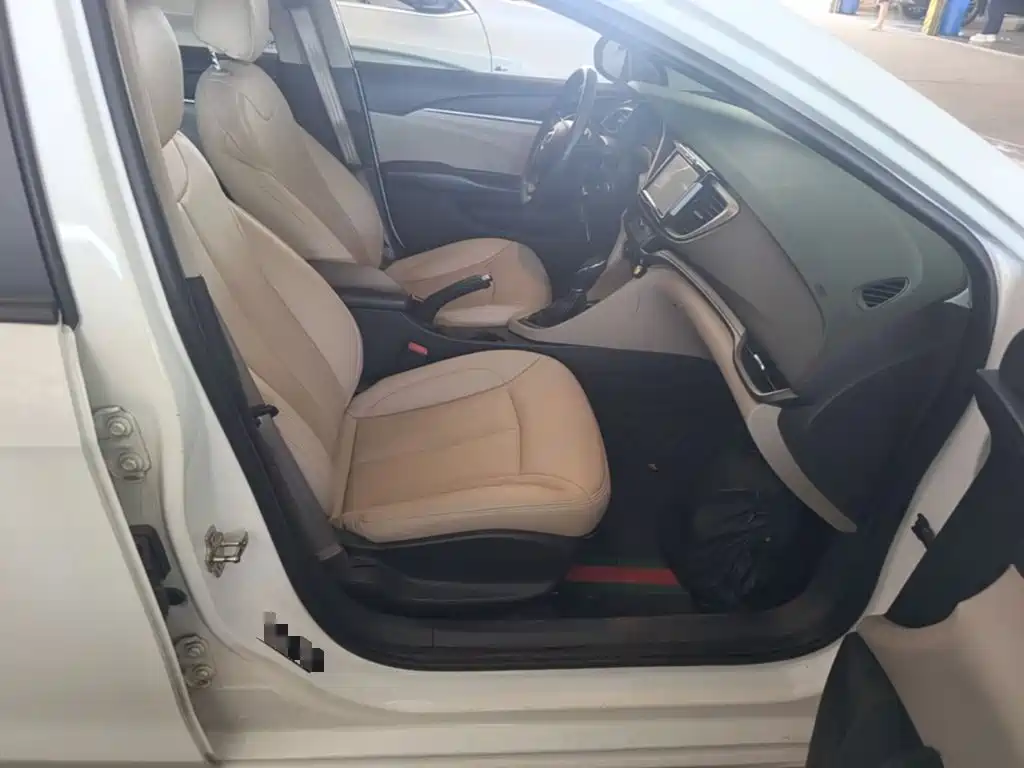 Buick Excelle — миниатюра 9