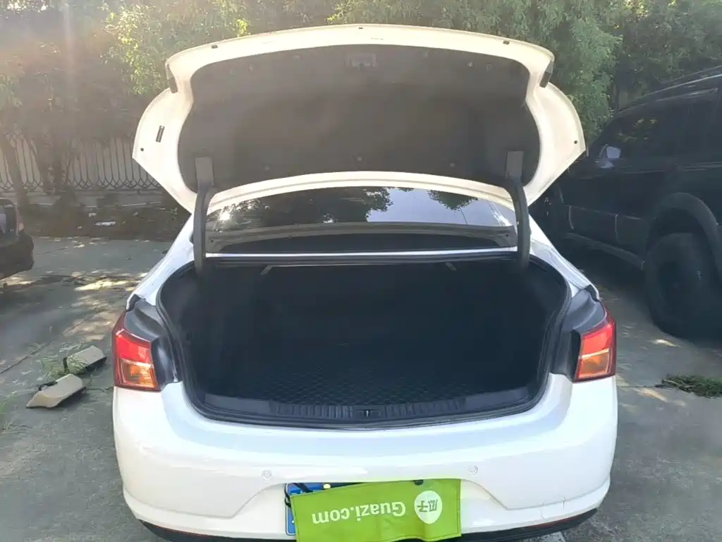 Buick Verano — миниатюра 19