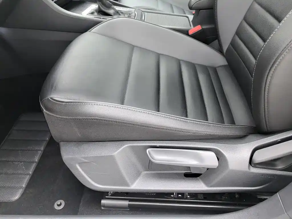 Volkswagen Sagitar — миниатюра 20