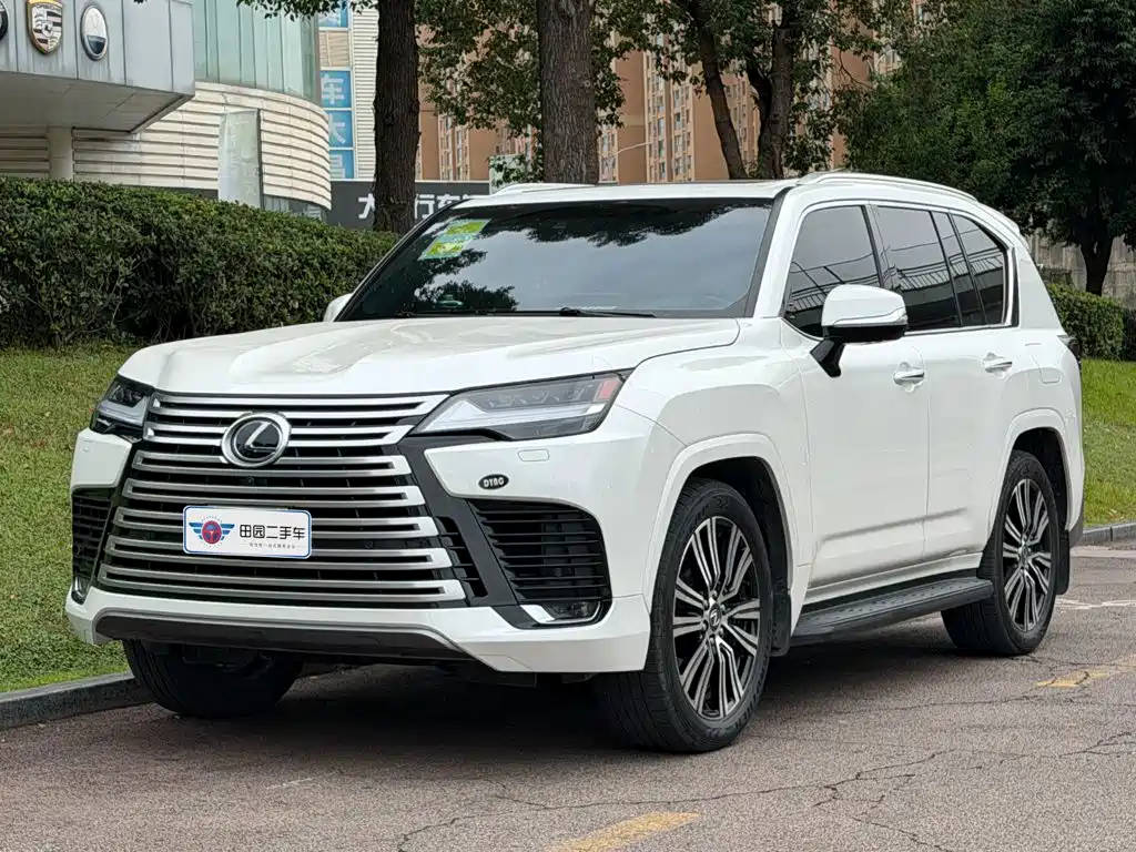 Lexus LX