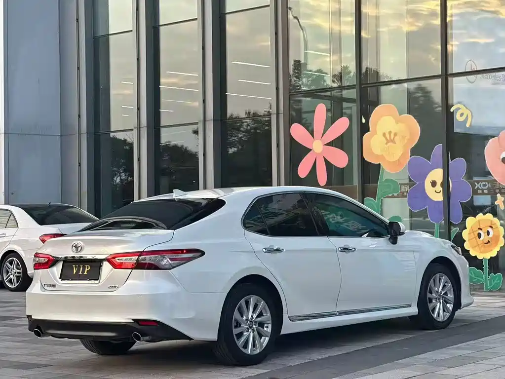 Toyota Camry — миниатюра 9