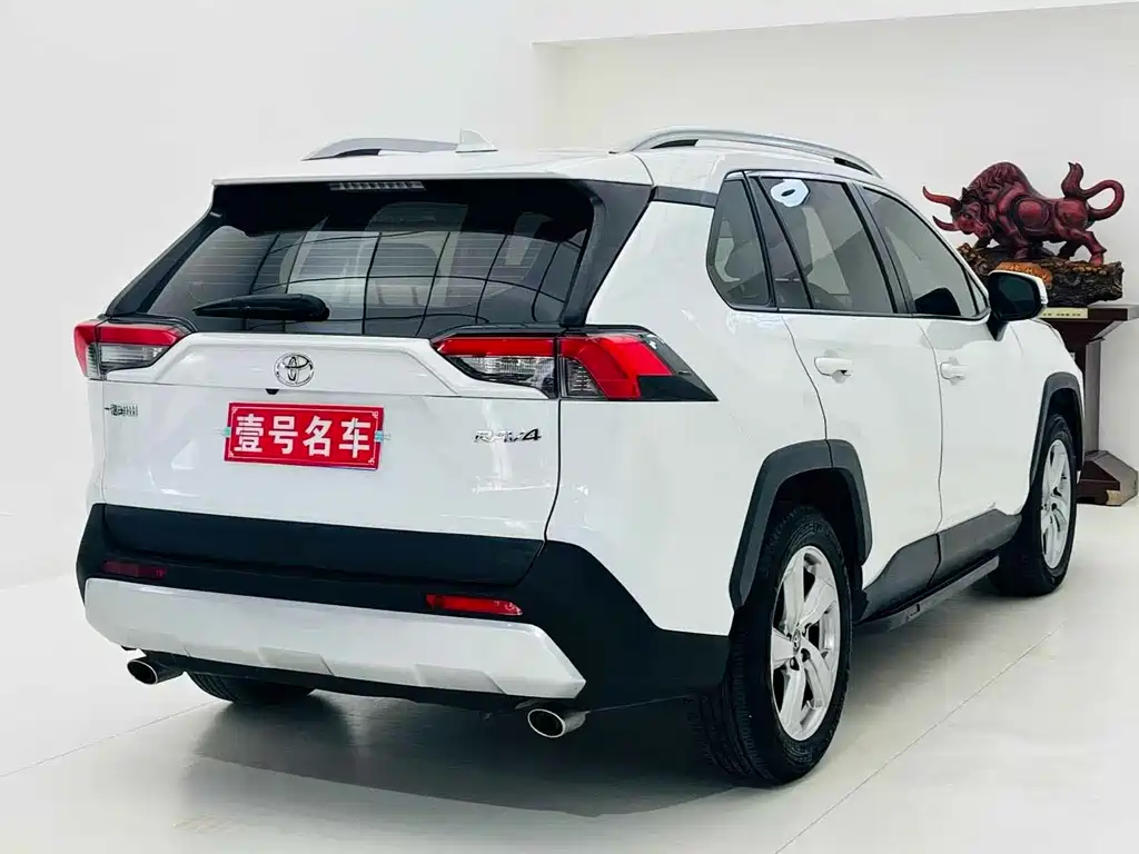 Toyota RAV4 — миниатюра 4