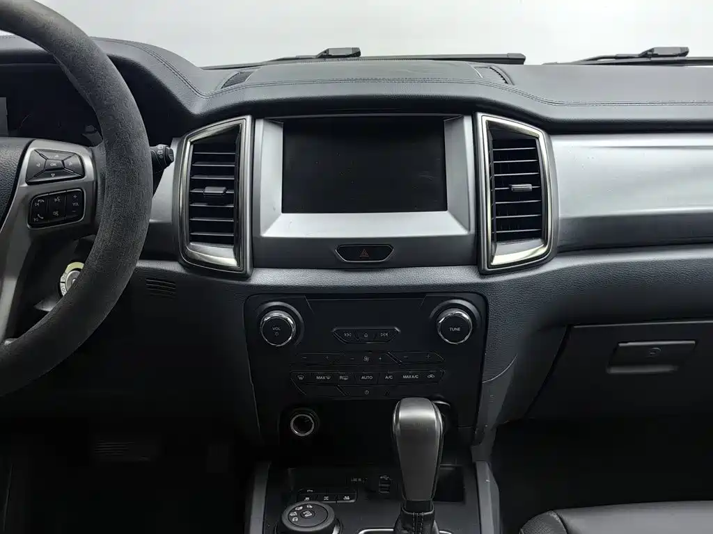 Ford Everest — миниатюра 12