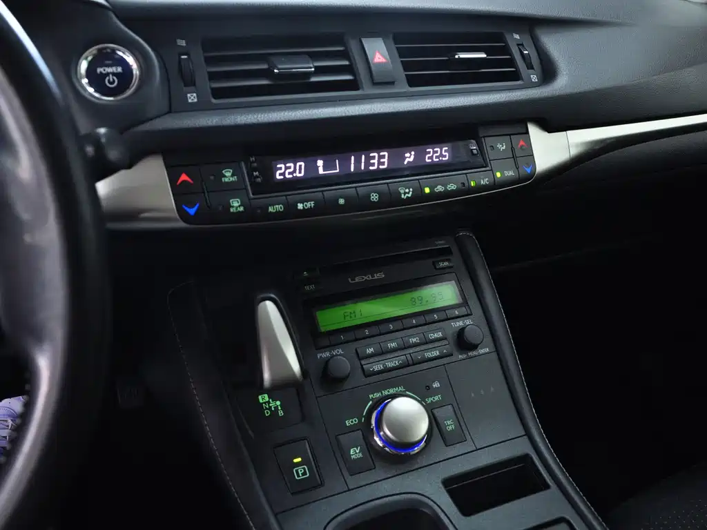 Lexus CT — миниатюра 8