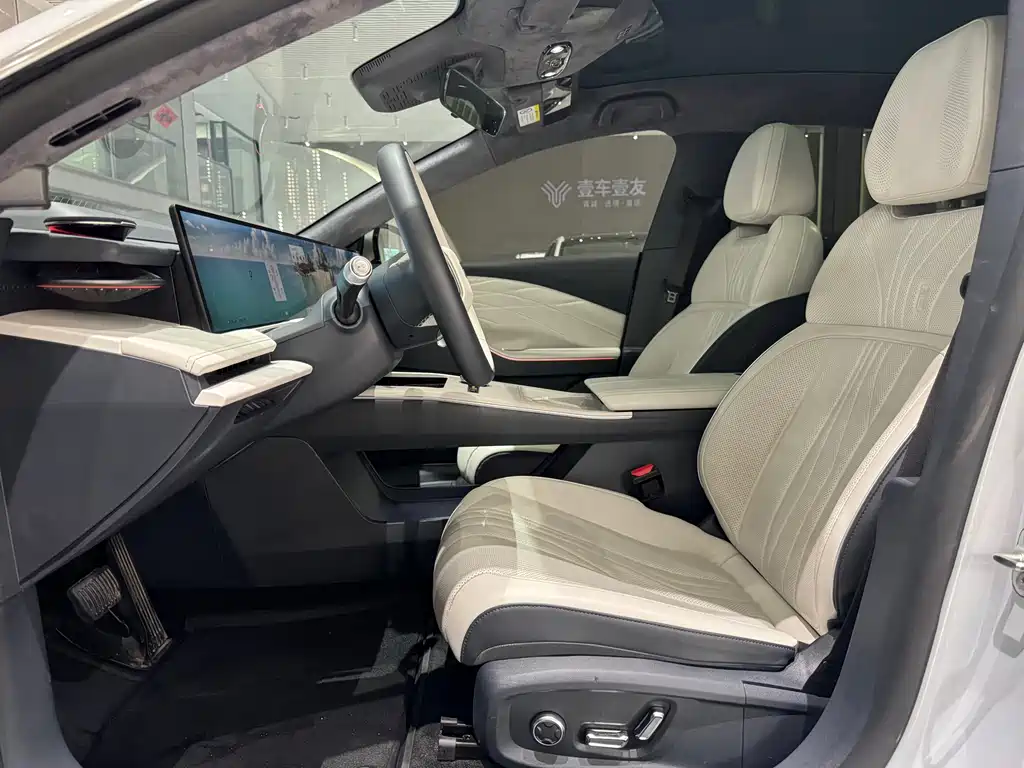 GEELY GALAXY GALAXY E8