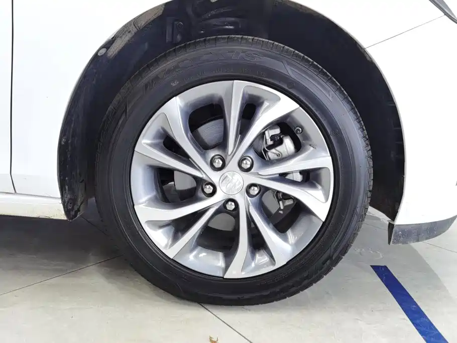 Buick Verano — миниатюра 6