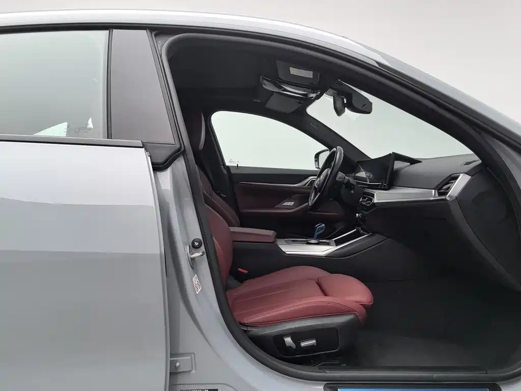 BMW i4 — миниатюра 23