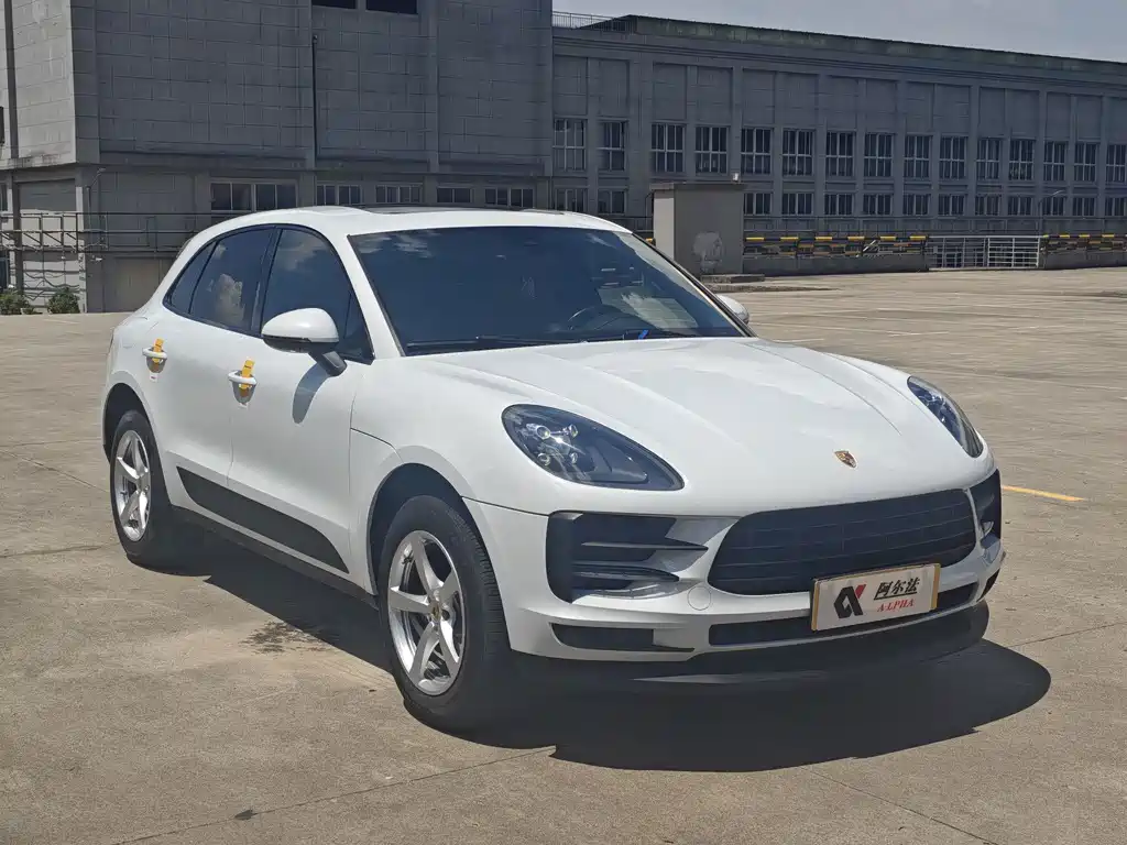 Porsche Macan — миниатюра 3