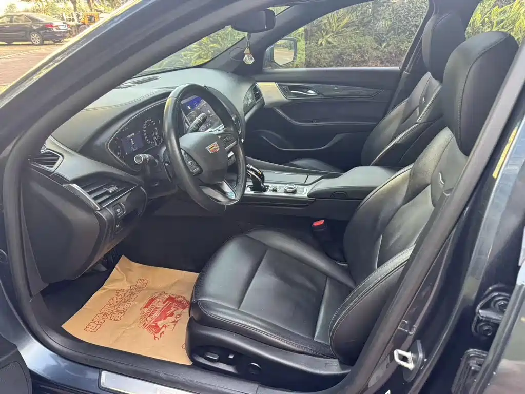Cadillac CT5 — миниатюра 4