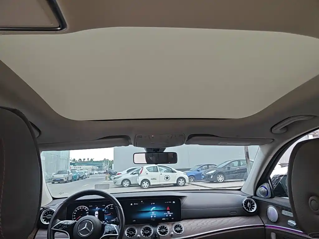 Mercedes-Benz E-Class — миниатюра 18