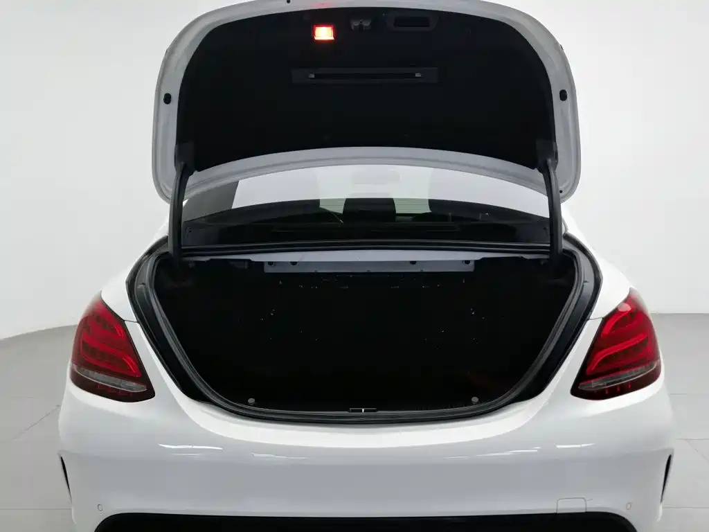 Mercedes-Benz C-Class — миниатюра 16